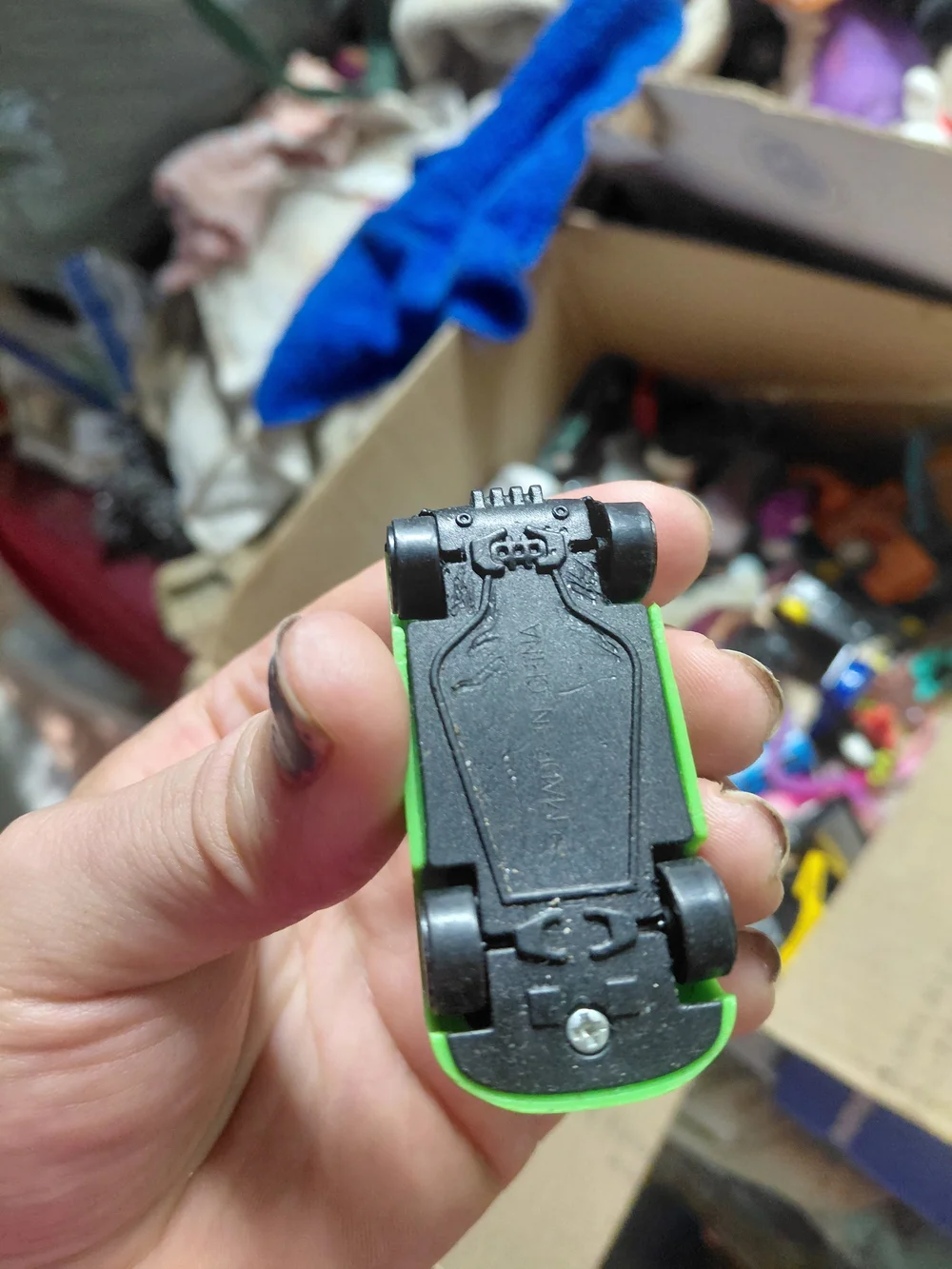 generic, unbranded pull-back toy car,